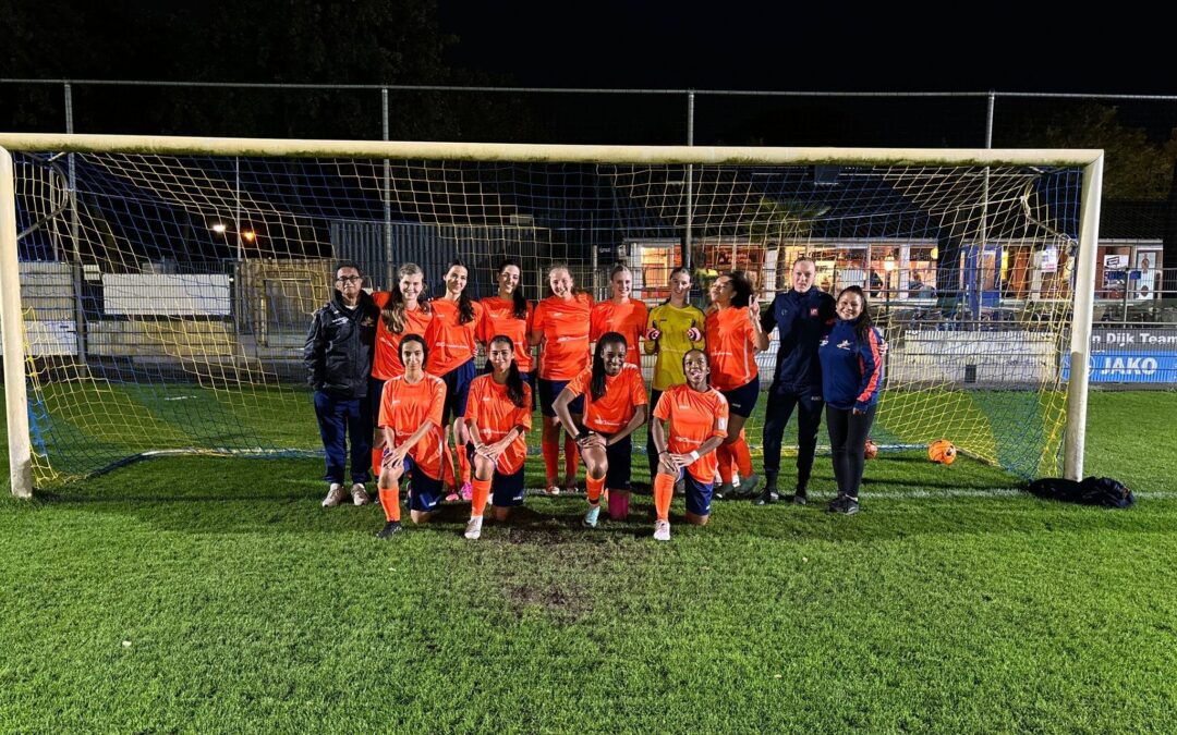 Pro Talents voetbalselectie meiden Praktijkonderwijs winnen hun eerste wedstrijd van het seizoen met 2-1 van Parkhout MO20